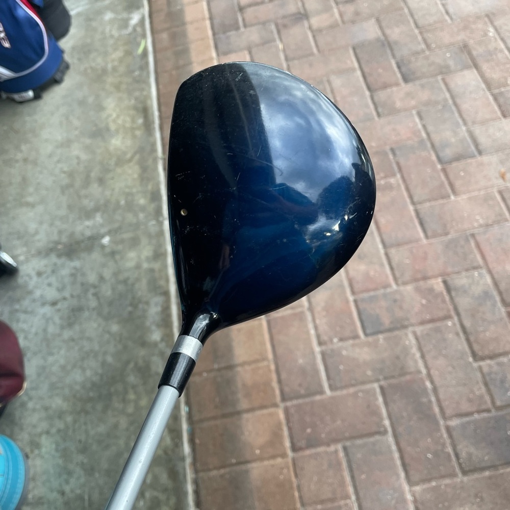 Knight XT430 Driver In Right Hand 
Graphite shaft 
Intermediate - Picture 3 of 6